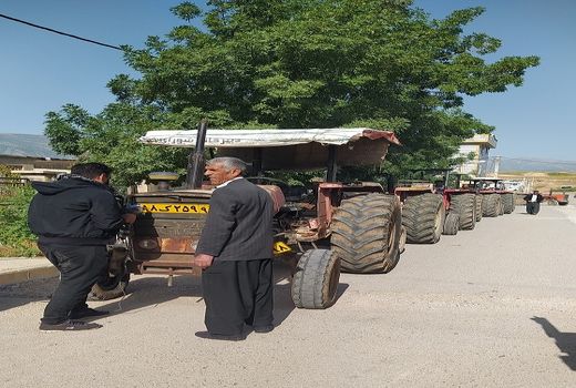 ۴۶ تراکتور در شهرستان سیروان پلاک گذاری شدند.
