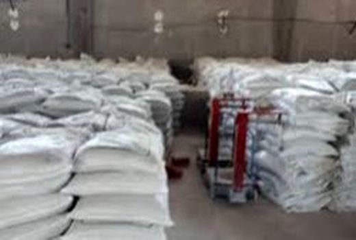 کشف ۹۰ تن اوره کشاورزی احتکار شده در مبارکه