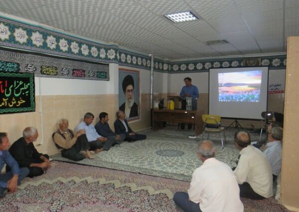 کارگاه آموزشی مدیریت کنترل خسارت مگس میوه مدیترانه ای در شهرستان رابر برگزار شد