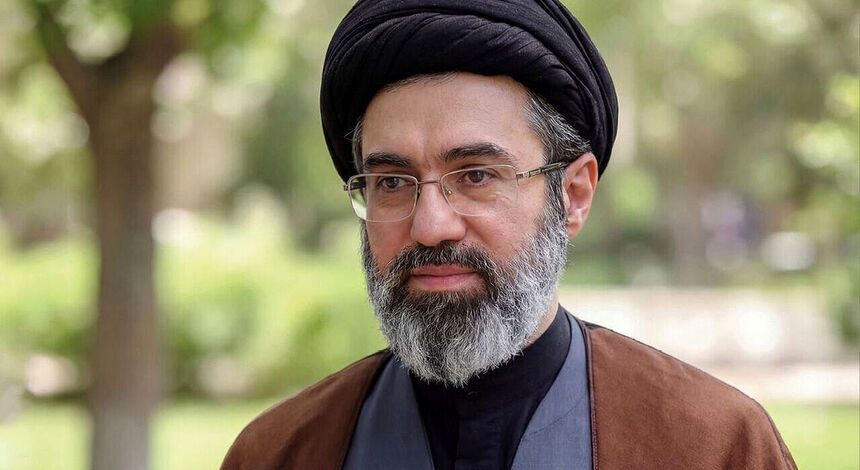 رهبر انقلاب: وجود حد کافی از کالاهای عمومی ضرورت قطعی است/ ضرر به انسجام اجتماعی اکیدا ممنوع 
