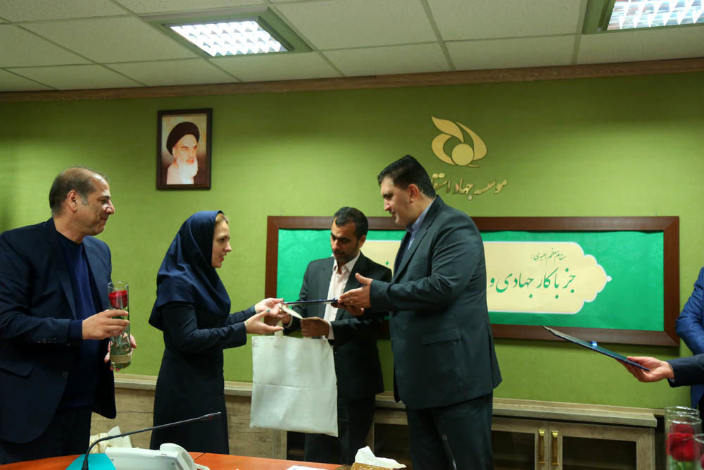 مراسم گرامیداشت روز زن در موسسه جهاد استقلال  