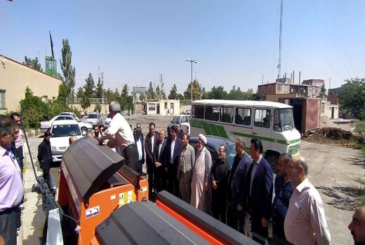 تحویل دو دستگاه ریزدانه کار به کشاورزان پیشروی روستاهای نوجه ده و آخولا 


