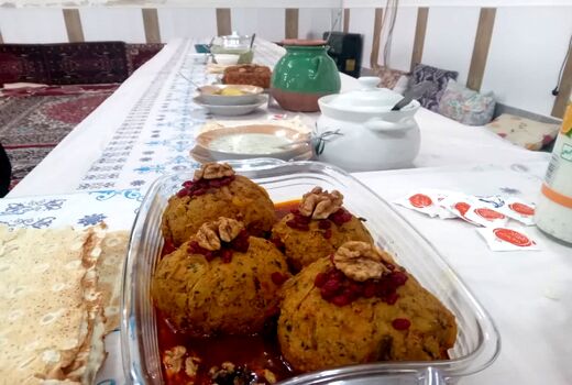برگزاری جشنواره غذا‌های بومی و محلی عشایر در جلفا به مناسبت دهه فجر