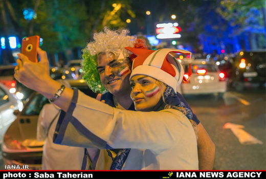 شادی شبانه مردم تهران