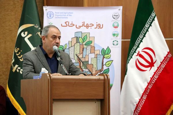 نجات خاک در گرو مدیریت دانش‌محور و تقویت پیوند دانشگاه با مراکز تحقیقاتی است