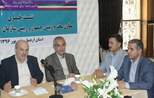 احیای دریاچه ارومیه 200هزار میلیارد ریال اعتبار می‌خواهد/ دیگر اجازه احداث کارخانه فولاد نمی‌دهیم مگر کنار دریا/ مصرف آب در ایران باید به نصف کاهش یابد