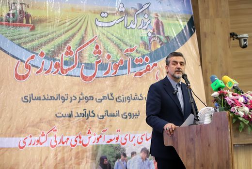 آموزش و ترویج دو بال ارتقای بهره‌وری در کشاورزی هستند / آموزش، محور امنیت غذایی آینده