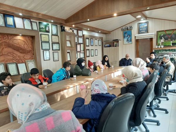 بازدید فرزندان کارکنان سازمان جهاد کشاورزی استان قزوین  از  یک واحد مزرعه کشت و صنعت