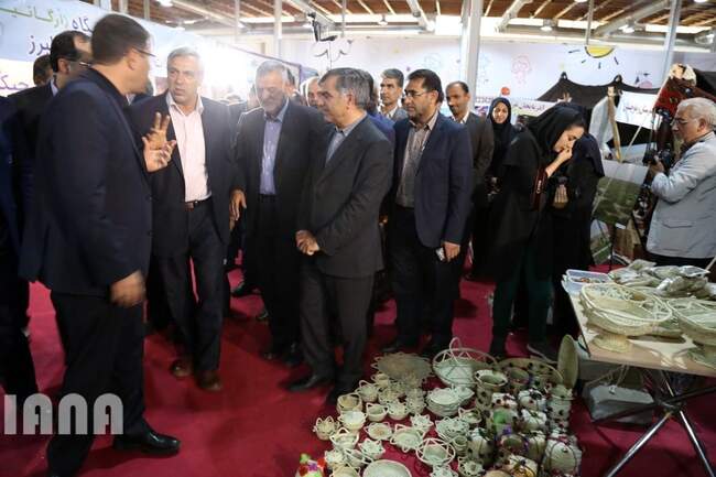 بازدید وزیر جهاد کشاورزی از چهارمین نمایشگاه توانمندی های عشایر و روستائیان