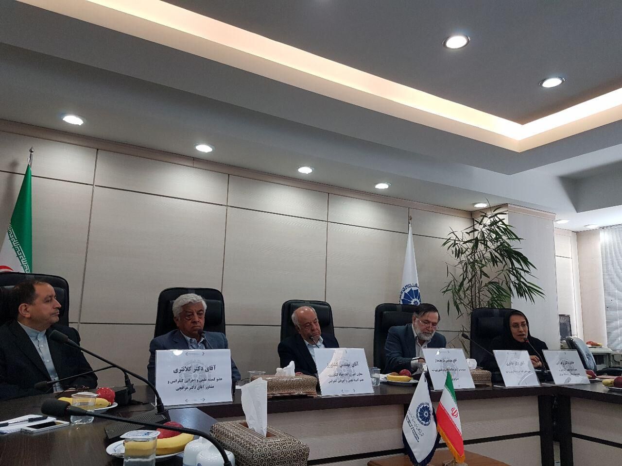 باز تعریف الگوی کشت با استفاده از مفهوم آب مجازی/ دستیابی به خودکفایی به هر قیمت، خطرناک است/ تولید بیش از یک کیلوگرم گندم به ازای هر مترمکعب آب در برنامه ششم/ تشکیل بانک داده‌های آب مجازی