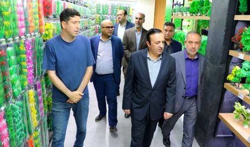 بازدید استاندار قزوین از بزرگ‌ترین مجتمع پرورش ماهیان زینتی کشور 