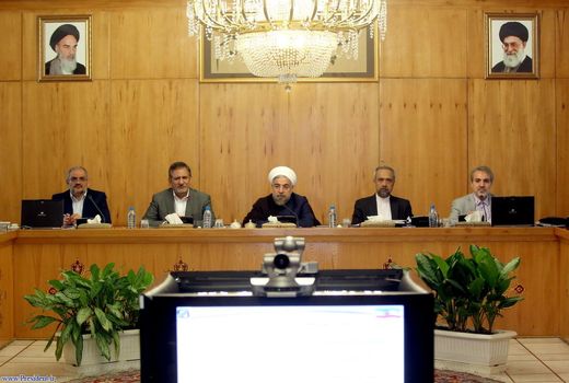 ارایه بسته‌های تأمین، توزیع و نظارت کالاهای اساسی و دارو