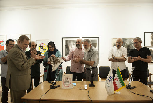 رونمایی از کتاب ششمین نمایشگاه مهمانی هنر در خانه هنرمندان