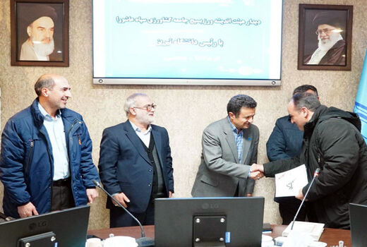 تجلیل از مدیر روابط عمومی جهاد کشاورزی در دانشگاه تبریز