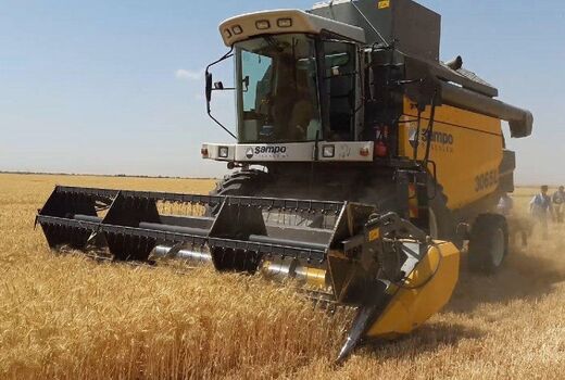 اجرای طرح کنترل فناوری برداشت گندم در استان اصفهان