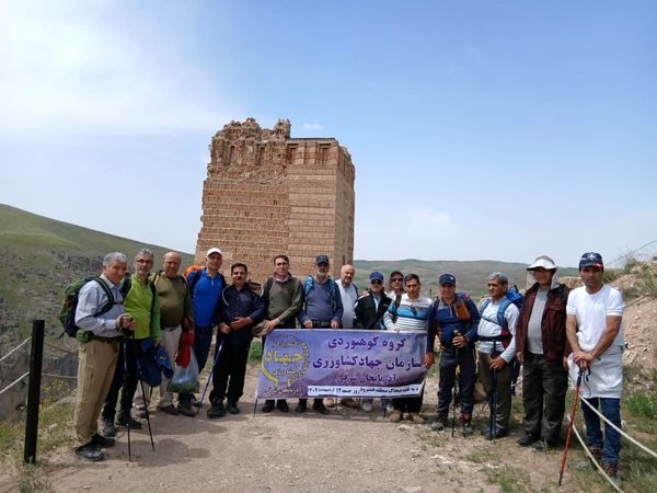 صعود موفقیت آمیز گروه کوهنوردی جهادکشاورزی آذربایجان شرقی به قلعه ضحاک