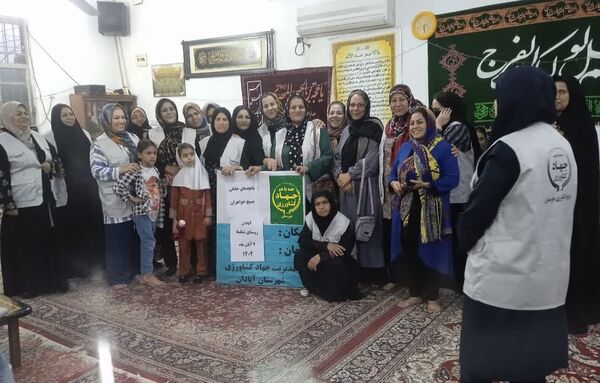 توانمندسازی بانوان عضو بسیج با احداث باغچه‌های خانگی در آبادان