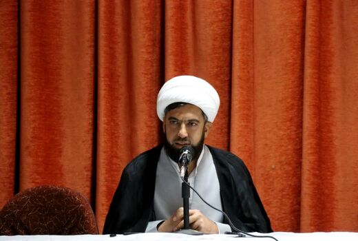 مدیریتِ قرآنی الگوی راهبردی مدیر تراز انقلاب برای خدمت به مردم است