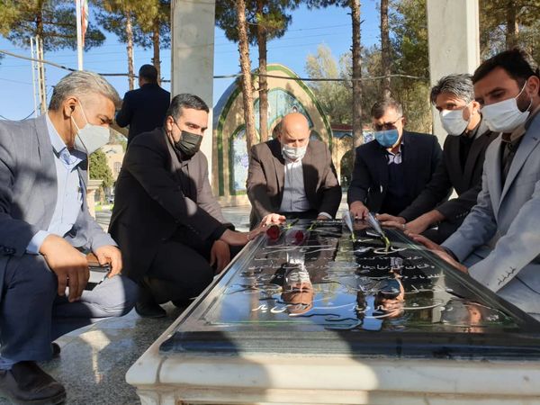 آغاز برنامه معاون وزیر با تجدید میثاق شهدا