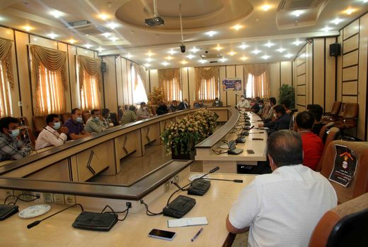 نشست صمیمی نمایندگان دامداران استان یزد با رئیس سازمان جهاد کشاورزی