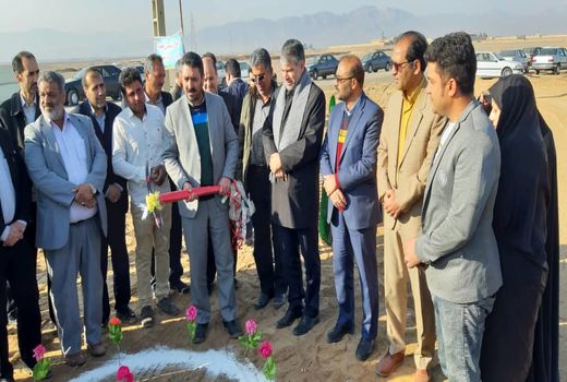 کلنگ‌زنی دو پروژه احداث گلخانه در شهرستان‌های کاشان و آران و بیدگل