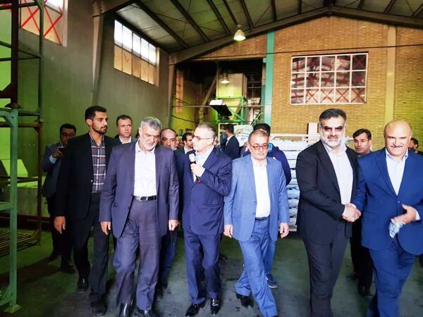 وزیر جهاد کشاورزی از یک شرکت تعاونی خوراک دام در سپیدان بازدید کرد