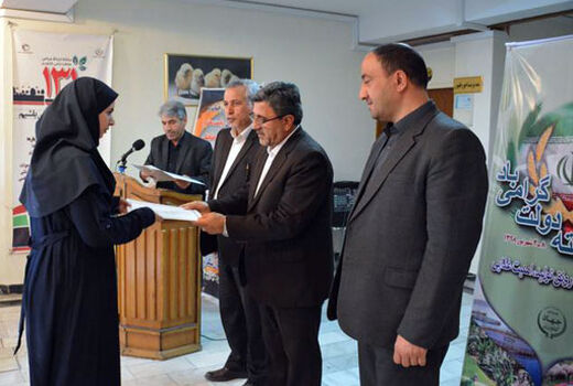 بخش اعظمی از وظایف دولت بر عهده جهاد کشاورزی است که خوشبختانه به موفقیت های چشمگیری نیز دست یافته است