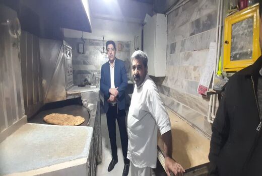 کاهش ازدحام نانوایی‌ها و تأمین کامل کالا در فروشگاه‌های تاکستان