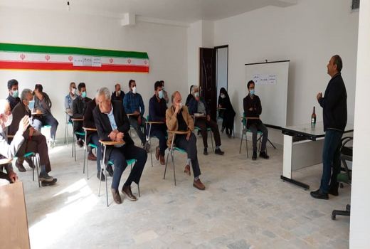 کشاورزان شهرستان البرز با اصول و روش های نوین داشت کلزا آشنا شدند