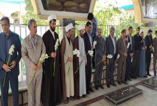 مراسم غبارروبی و عطرافشانی گلزار شهدا شهر کرمانشاه