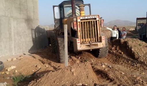 قلع و قمع ساخت‌وسازهای غیرمجاز در اراضی کشاورزی تاکستان با دستور قضایی