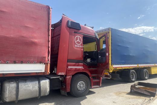 تعیین ماهیت بیش از ۱۱ هزار تن کاه حبوبات صادر شده از آبادان 