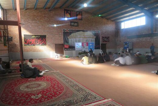 برگزاری دوره آموزشی ترویجی شناسایی و مبارزه با آفت سوسک سرخرطومی حنایی خرما در شهرستان بم