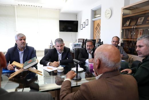 دیدار و گفتگوی مردم و کشاورزان خمینی شهر با وزیر جهاد کشاورزی 