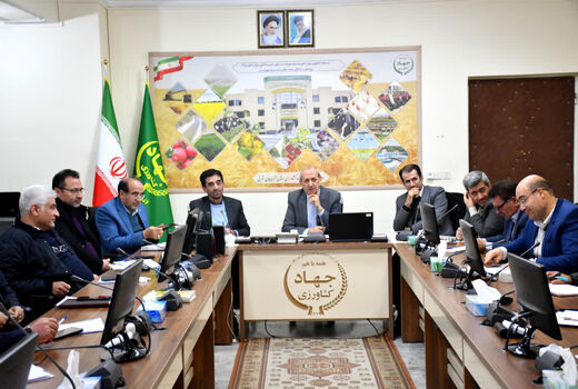 مرغداران هیچ نگرانی بابت تامین نهاده‌های مورد نیاز و فروش محصول خود نداشته باشند