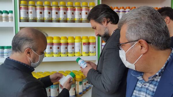 اجرای دومین مانور مقابله با عرضه آفت کشهای تقلبی و غیر مجار در آذربایجان غربی همزمان با سراسر کشور