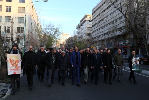 سرپرست وزارت جهاد کشاورزی در آیین تشییع و وداع میلیونی مردم تهران با پیکر شهید سردار سلیمانی حضور یافت