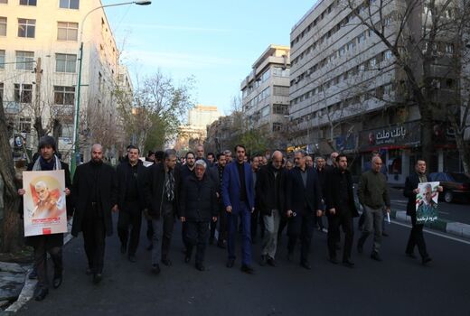 سرپرست وزارت جهاد کشاورزی در آیین تشییع و وداع میلیونی مردم تهران با پیکر شهید سردار سلیمانی حضور یافت