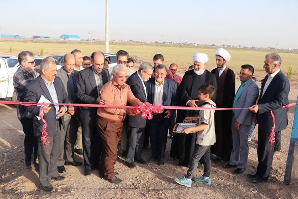 افتتاح یک طرح سامانه نوین آبیاری در شهرستان بوئین زهرا