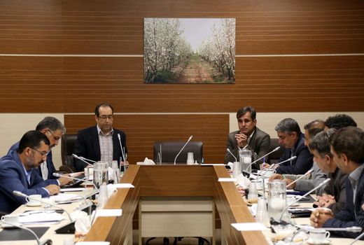 ضرورت فرهنگ سازی برای انتقال کشت خیار و فلفل از  فضای باز  به گلخانه ها  