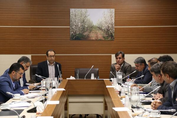 ضرورت فرهنگ سازی برای انتقال کشت خیار و فلفل از  فضای باز  به گلخانه ها  