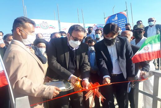 اسکله شناور قایق های صیادی بندر دیر با حضور مسئولان کشوری و استانی  افتتاح شد