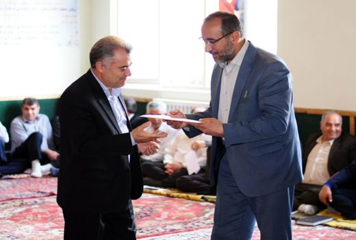 تجلیل از کشاورز نوآور پیشرو و پرسنل جهاد کشاورزی میاندوآب 