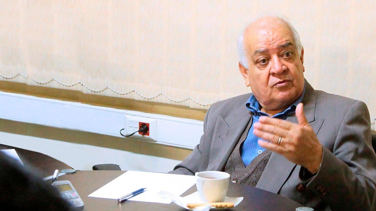 روستایی همان موبایل طبقه ثروتمند را دارد/ سیستان و بلوچستان محروم با دسترسی به موبایل به روحانی رأی داد/ رسانه همه ابعاد روستا را متحول کرده است