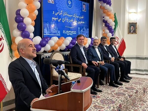 بزرگ‌ترین هیات تجاری دهه اخیر ایران راهی روسیه شد