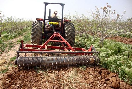 اجرای طرح پلاک گذاری ماشین آلات کشاورزی در سروستان 