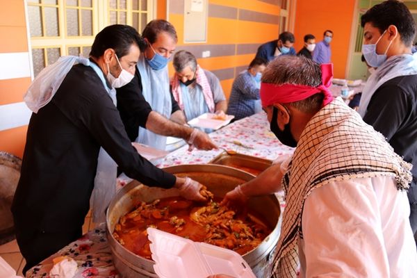 توزیع سه‌هزار پرس غذای گرم و 350 بسته معیشتی و لوازم التحریر میان نیازمندان