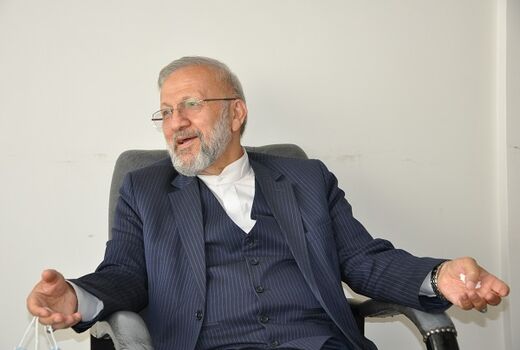 چین زندانیان را برای کاشت تنباکو به زیمبابوه می‌بُرد و در قبال تولید می‌بخشید/ ما چهره رنجور آفریقایی‌ها را می‌‌دیدیم؛ اروپایی‌ها الماس و معادن آنها را!
