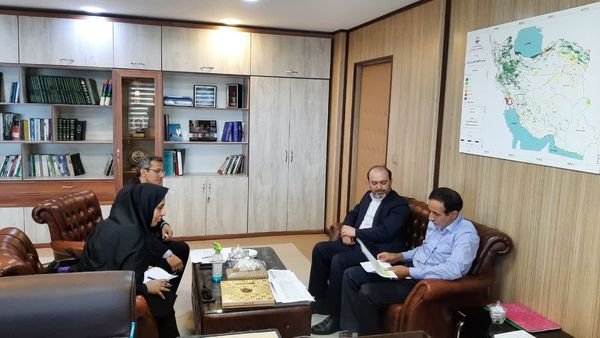 نشست مشترک استاندار هرمزگان و معاون آب و خاک وزارت جهاد کشاورزی در تهران