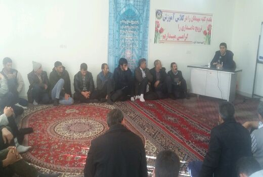 دامداران شهرستان آوج با بیماریهای دام آشنا شدند